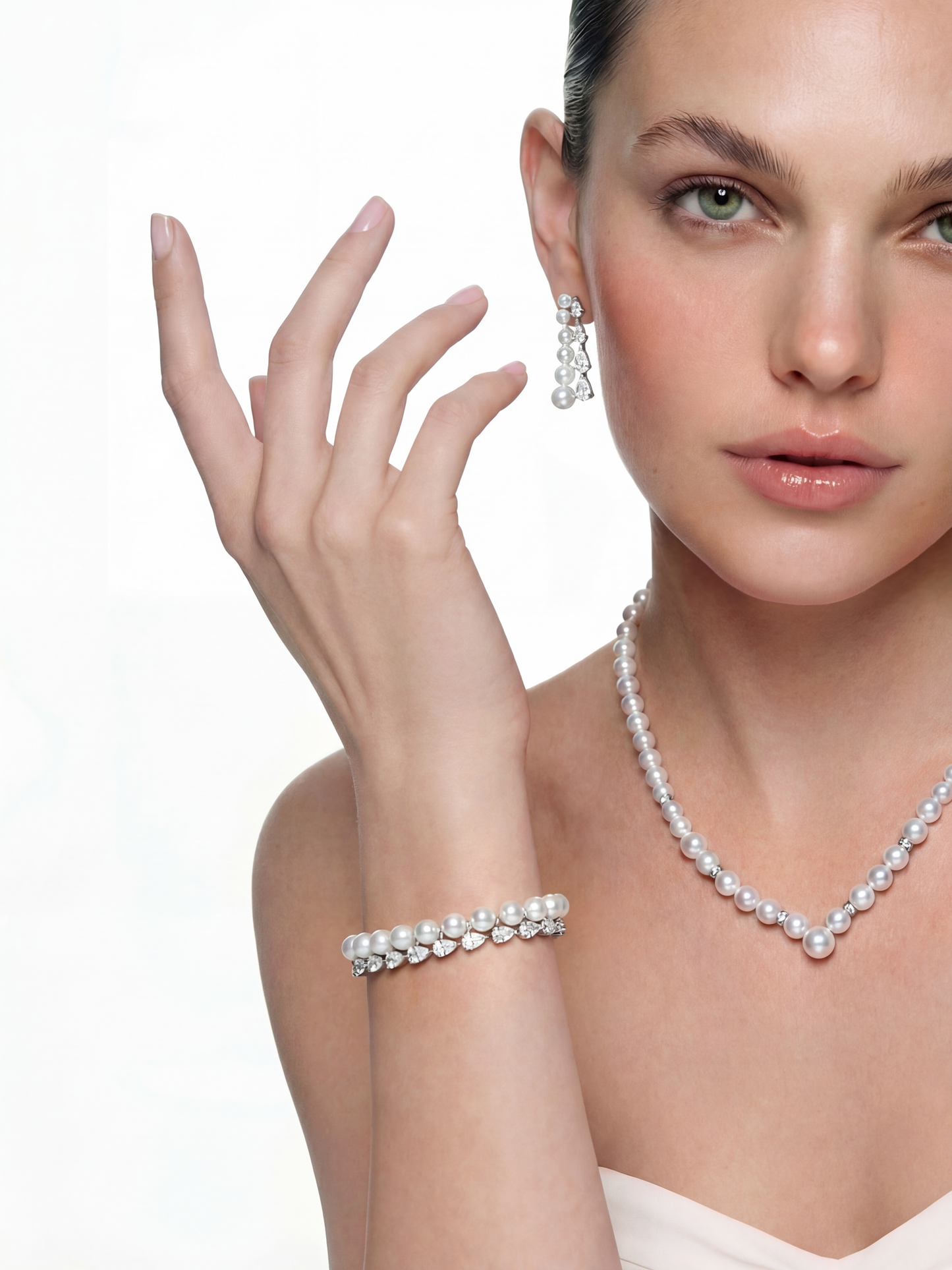 Noemie Graduated Pearl Necklace