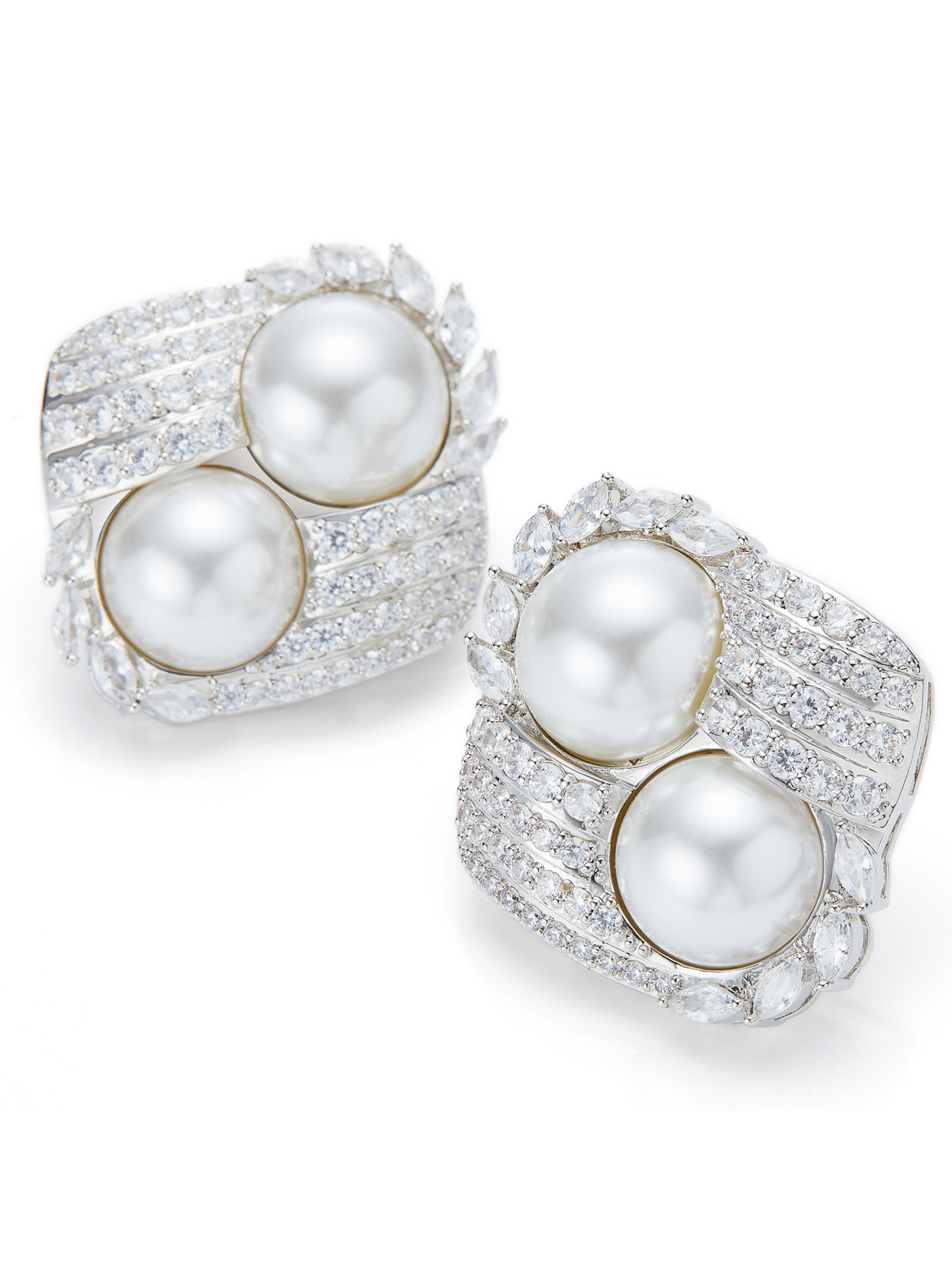 Amoura Pearl White Earrings