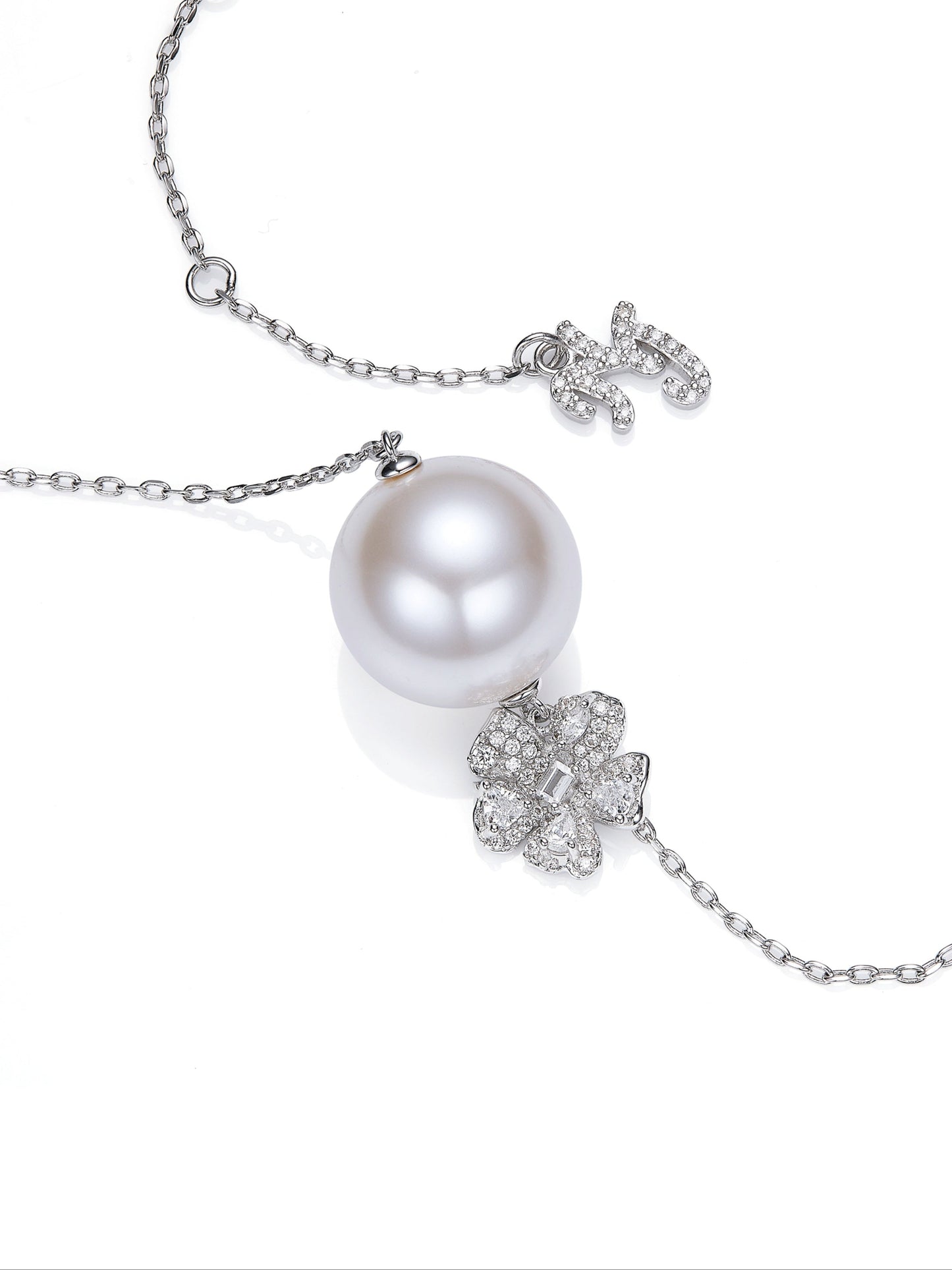 Lovelle Floral White Necklace