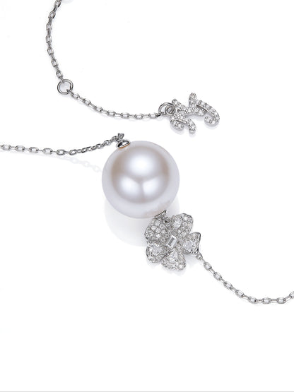 Lovelle Floral White Necklace