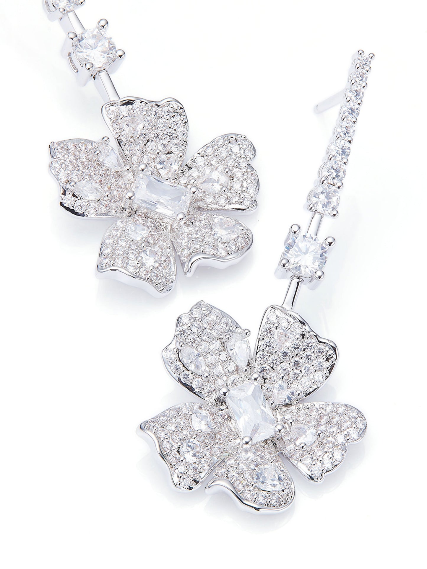 Isadora Floral White Earrings