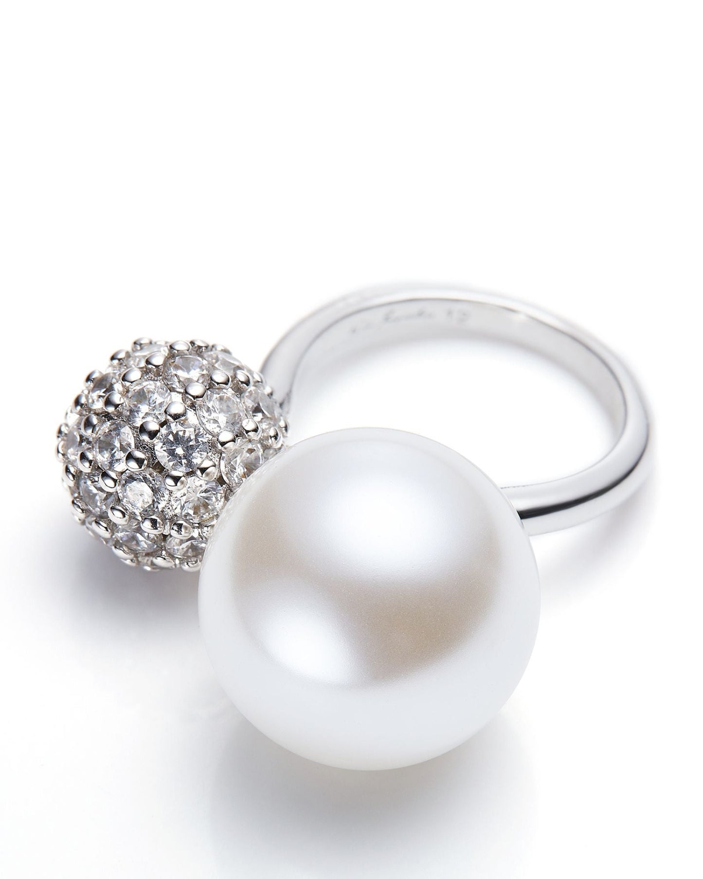 Elegance in Pearl