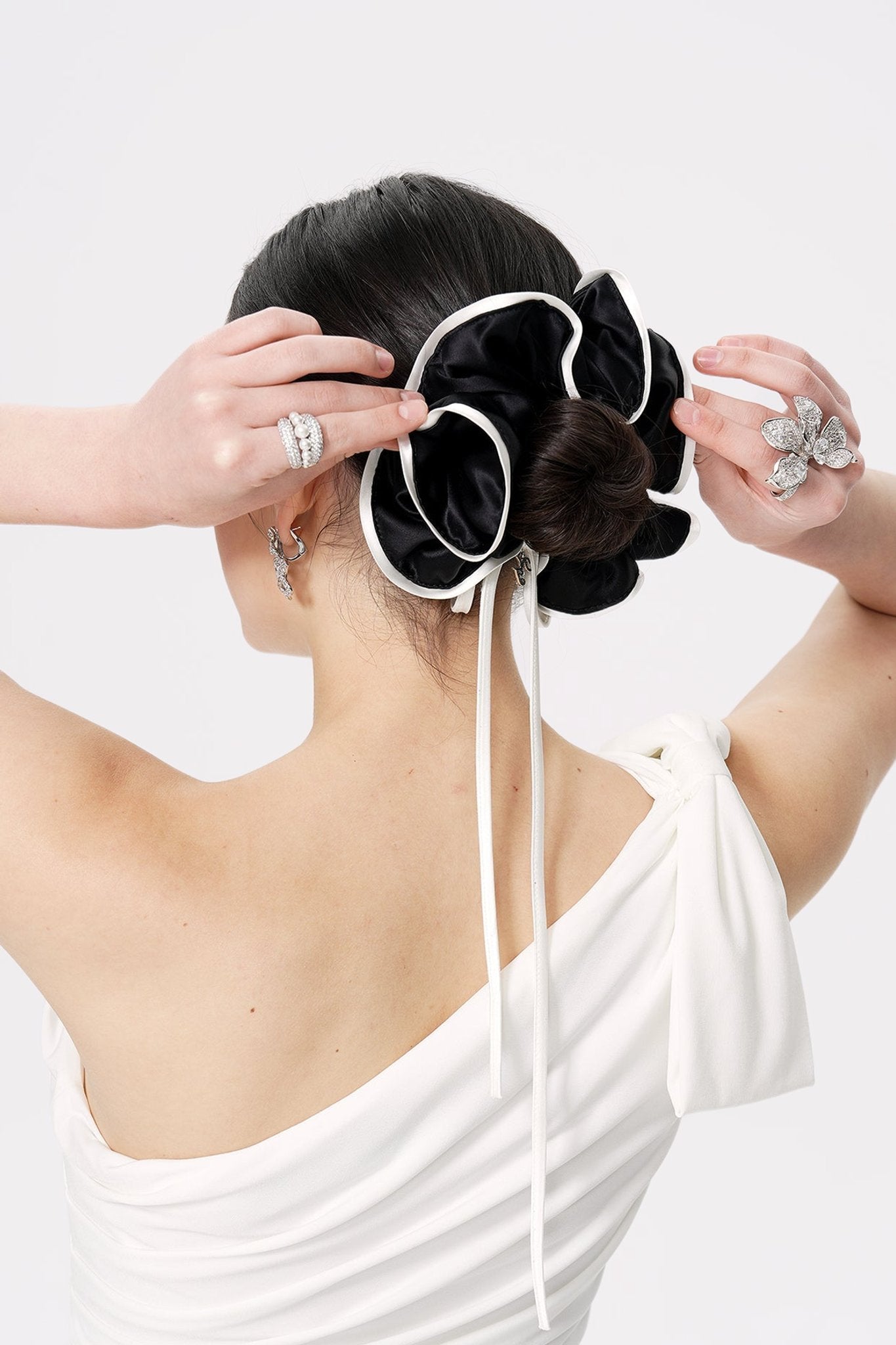 Marlene Scrunchie (Black)