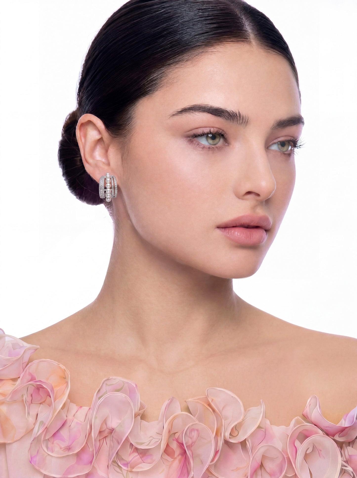 Fauna Pearl White Earrings